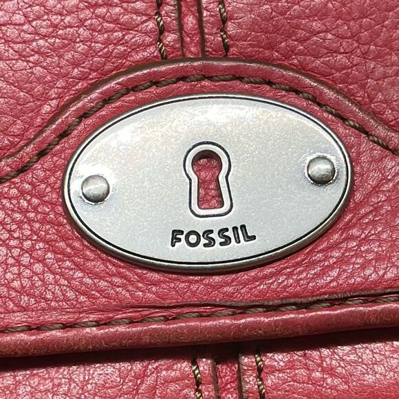 Fossil Pink Red Cow Hide Leather Bifold Wallet Snap Closure - Picture 2 of 13